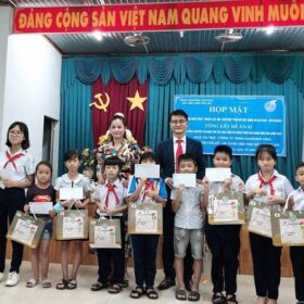 dong-hanh-cung-em-den-truong (1)-min